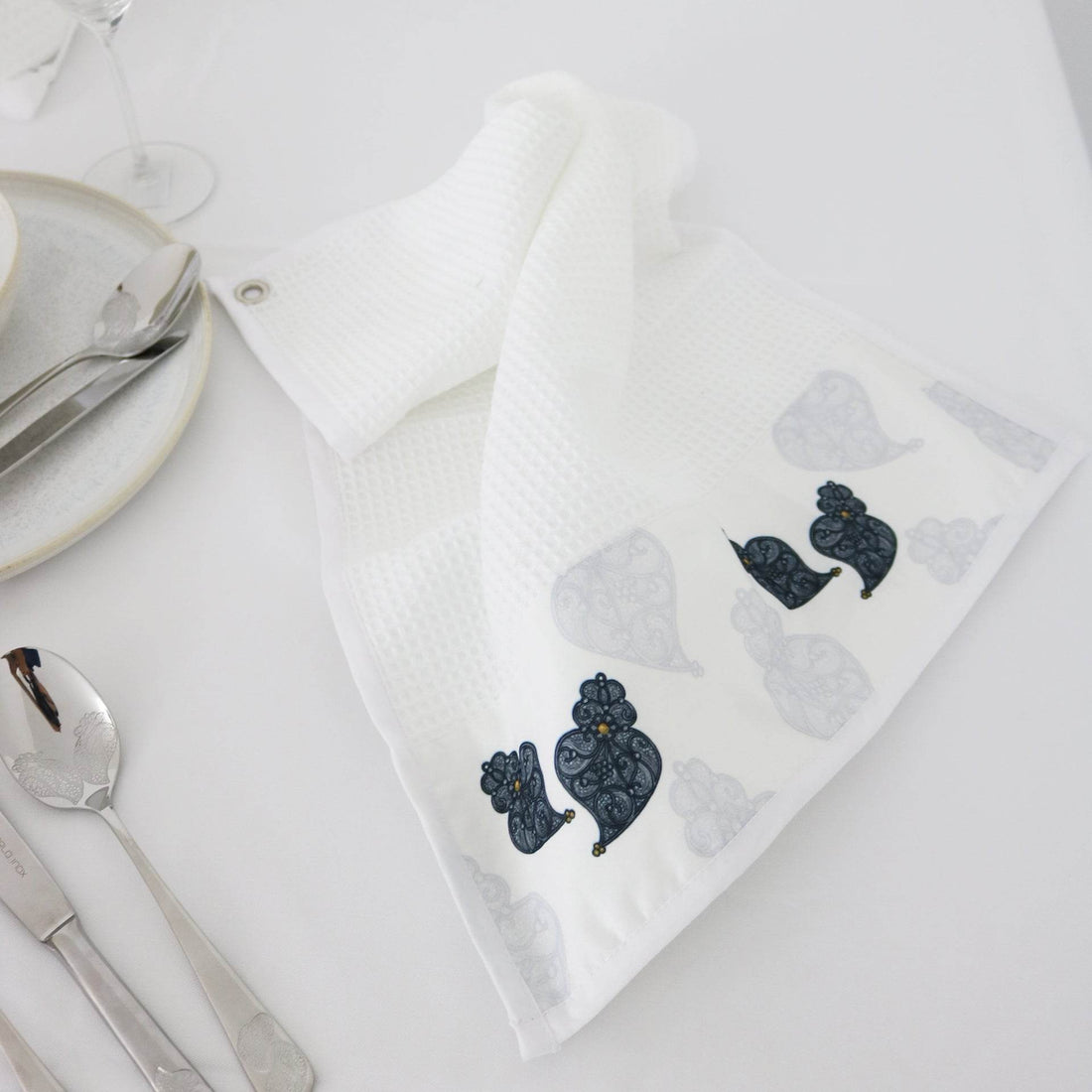 Pano de Cozinha em Favo c/ Aplicação Chieira VR - LethesHome