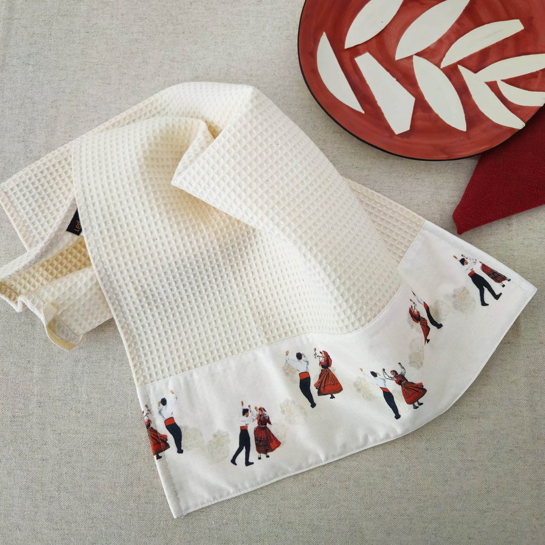 Pano de Cozinha em Favo c/ Aplicação Melânia Gomes - LethesHome