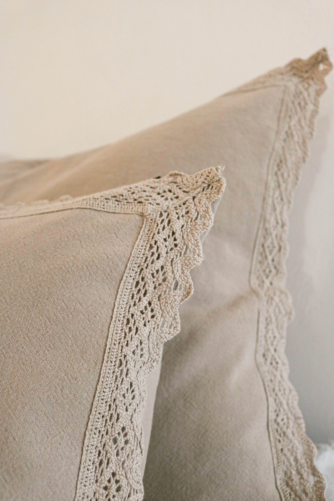 Colcha Acolchoada Tucuman Cor com Renda - LethesHome