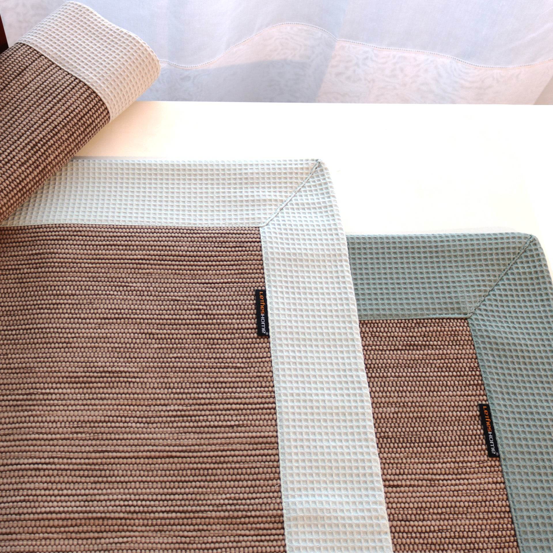 Tapete Taupe com Aplicação Favo - LethesHome