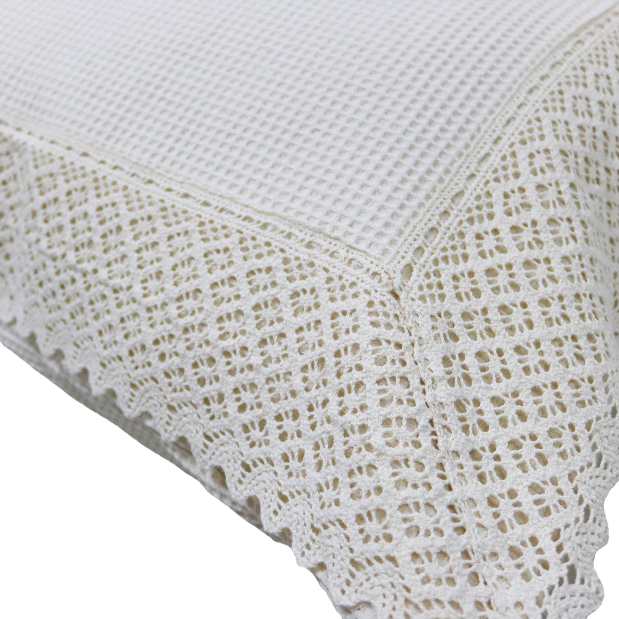 Capa de Almofada Favo com Renda Bege - LethesHome