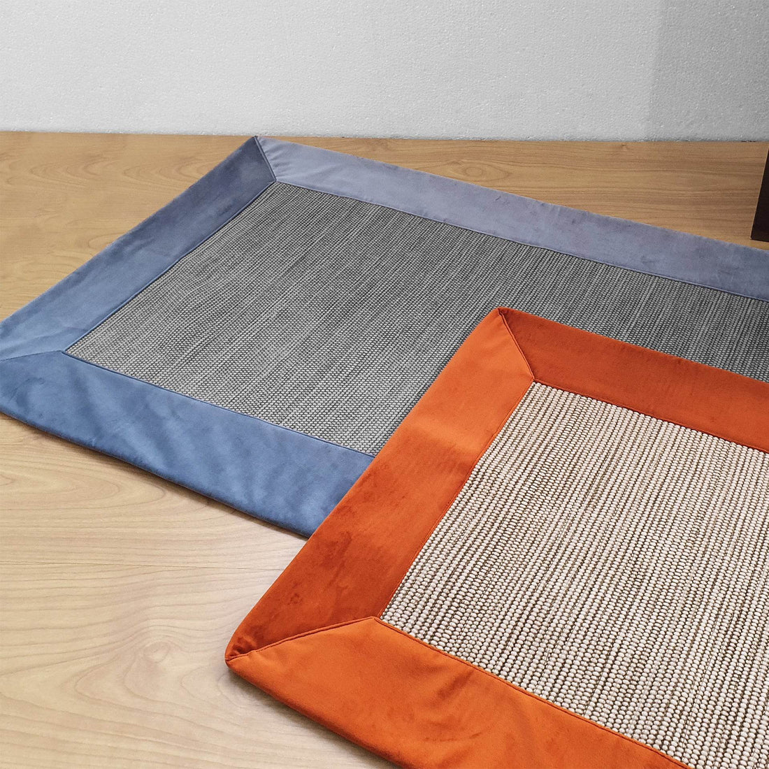 Tapete Cinza com Aplicação Veludo Soft - LethesHome