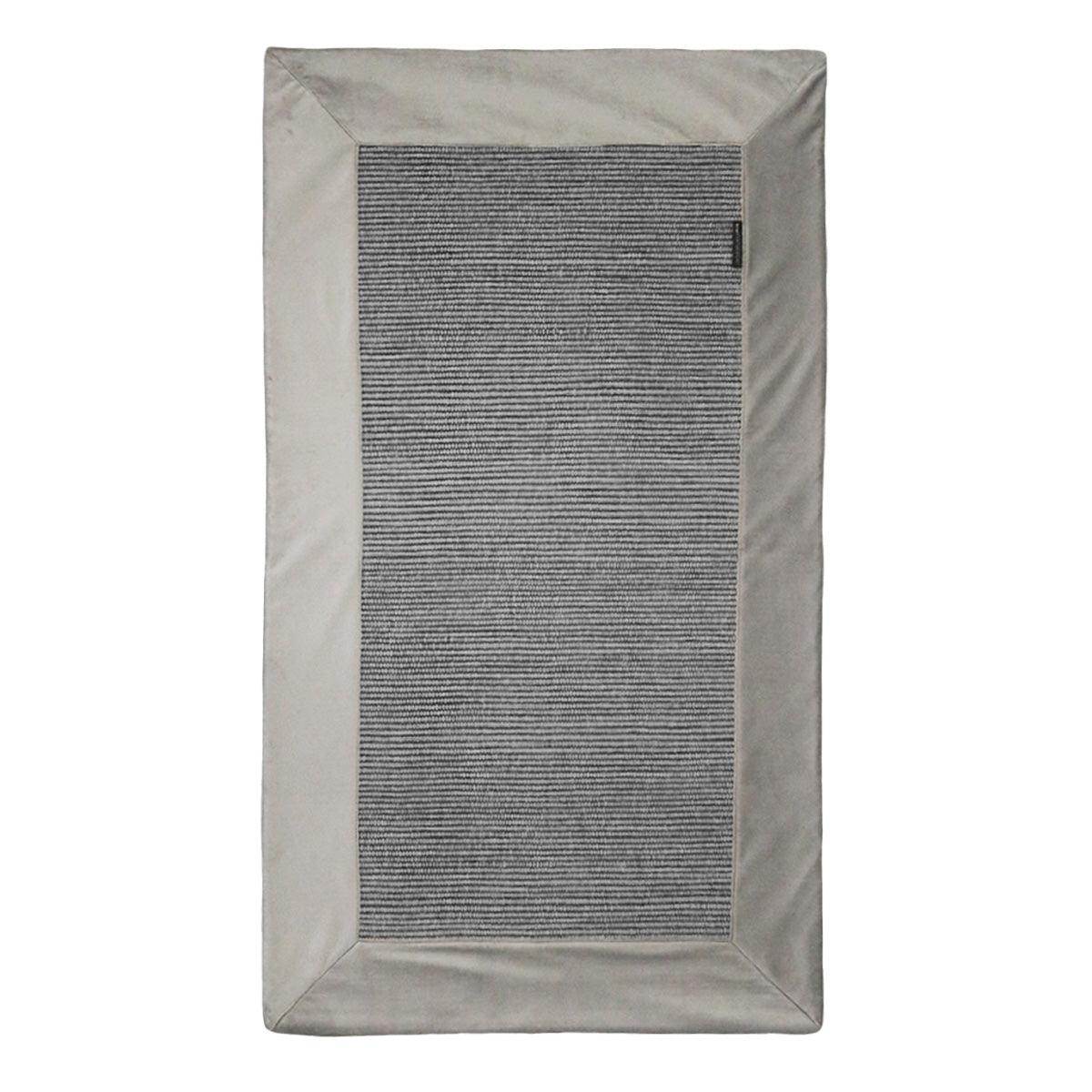Tapete Cinza com Aplicação Veludo Soft - LethesHome