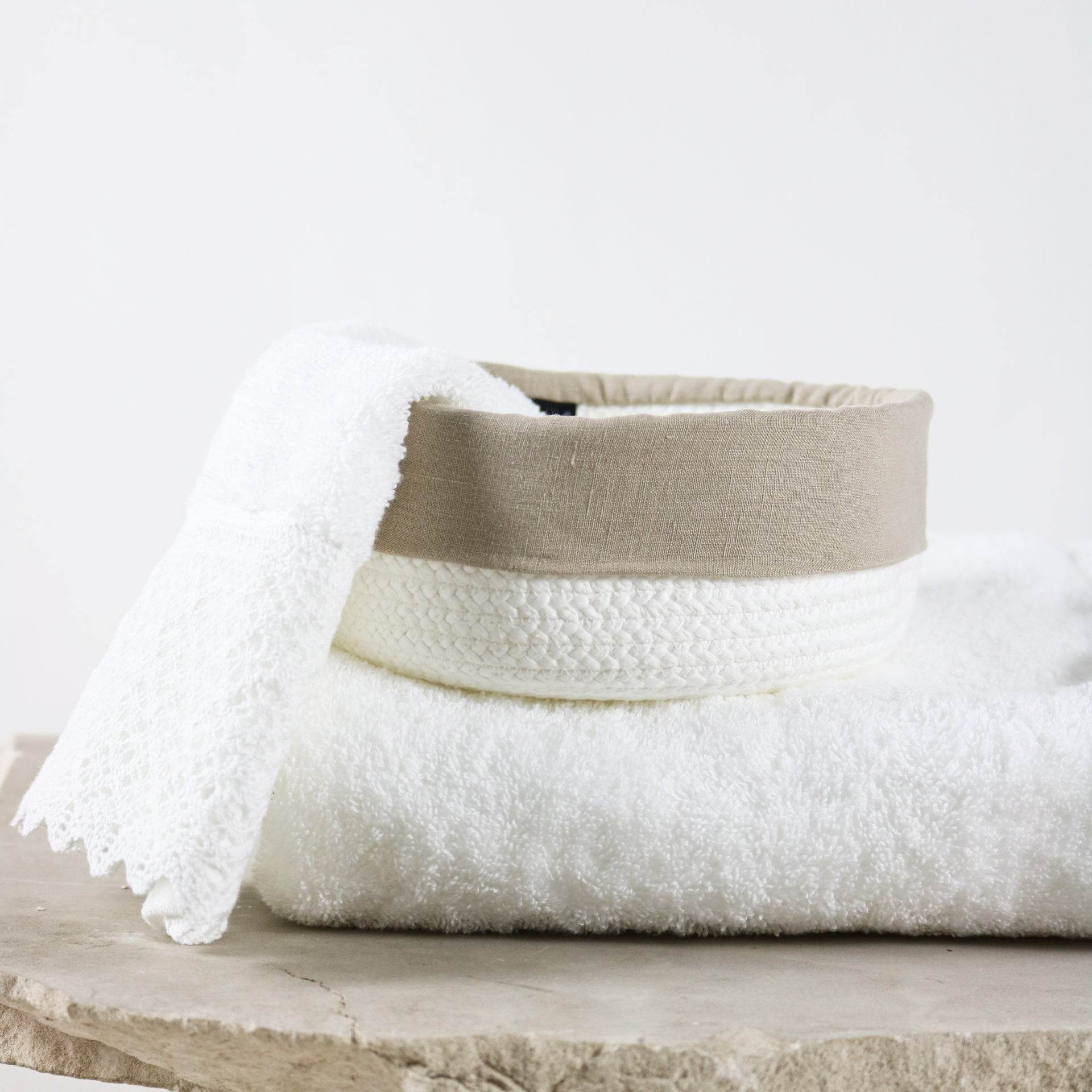 Cesto com Aplicação Linen - LethesHome