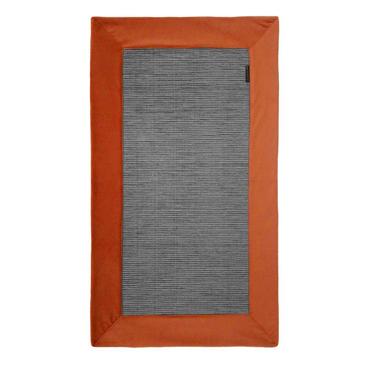 Tapete Cinza com Aplicação Veludo Soft - LethesHome